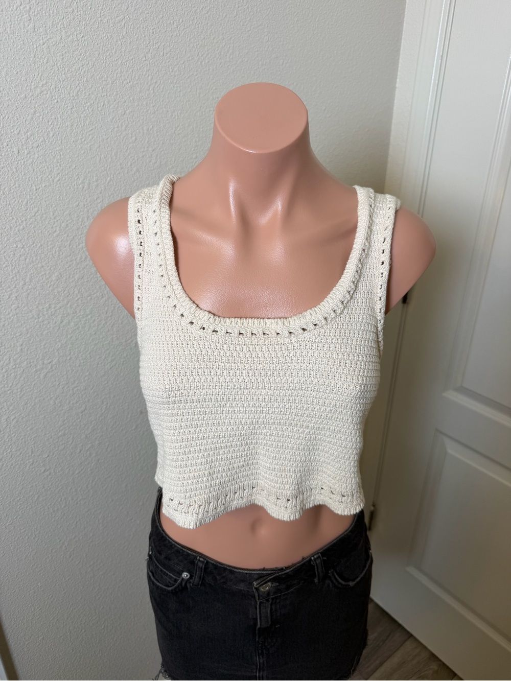L.A. Heart Cream Crochet Tank Top - Sleeveless Knit Crop Sz M